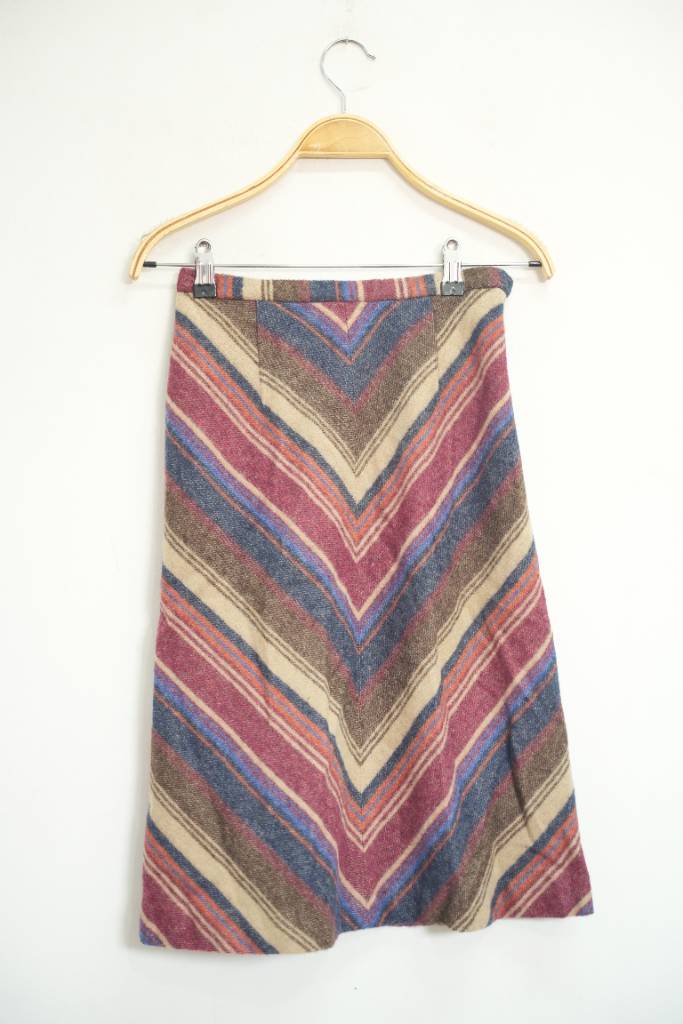 Multicolor knee length woolen skirt for women