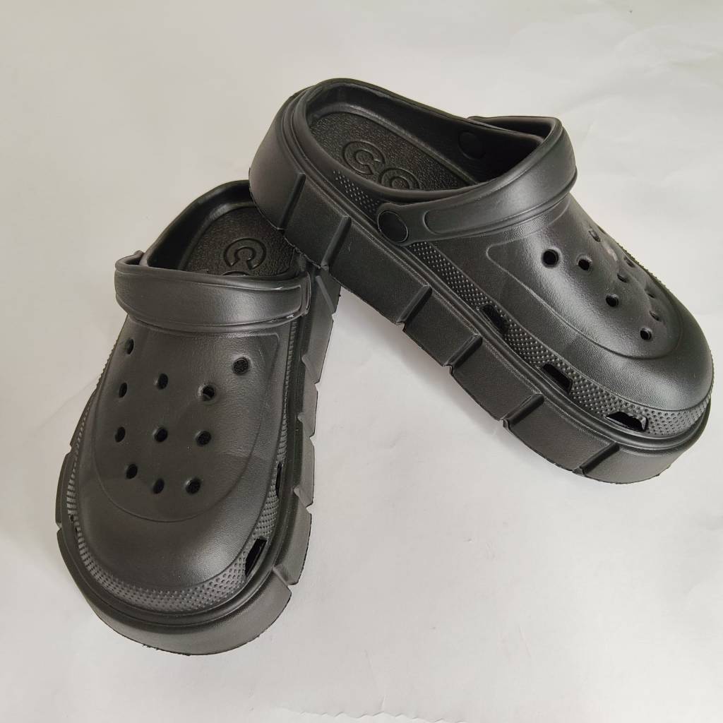 Black Unisex Thick Sole Crocs.